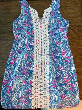 Lilly Pulitzer for Target shift dress Size 12  but fits like a 10